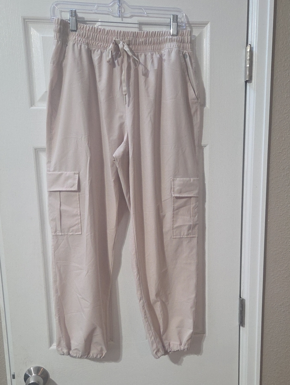 Women's Lightweight Cargo Jogger Pants in Light Beige